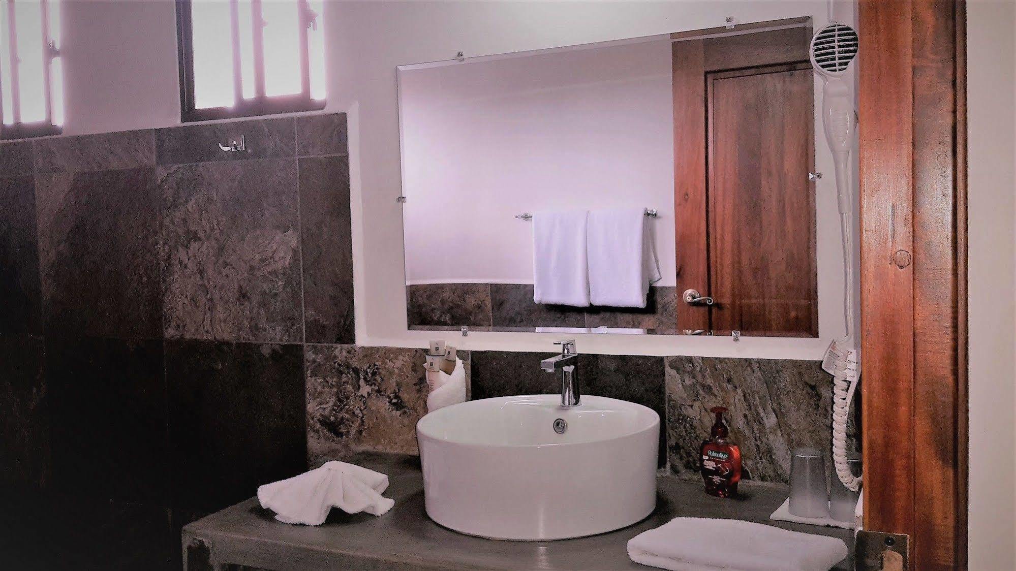 Hotel Jardin Garden De Granada Nicaragua エクステリア 写真
